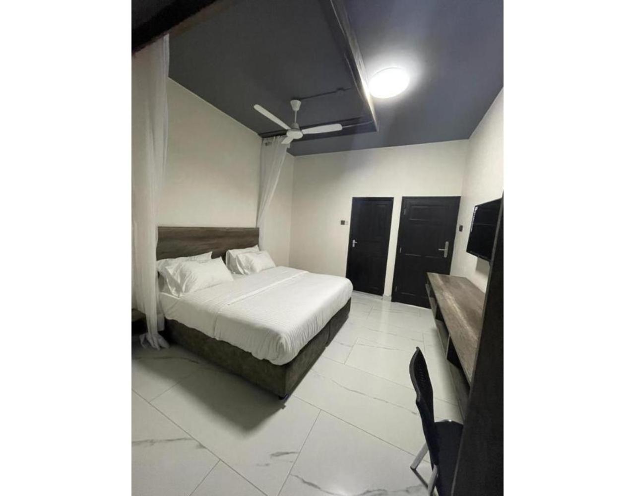 The Ivory Suites Mombassa Buitenkant foto