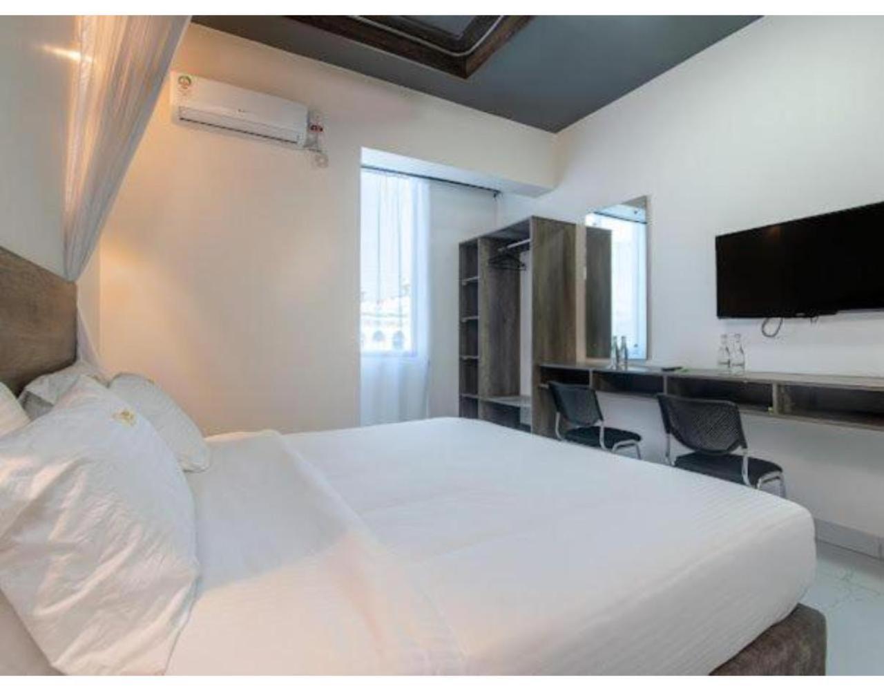 The Ivory Suites Mombassa Buitenkant foto