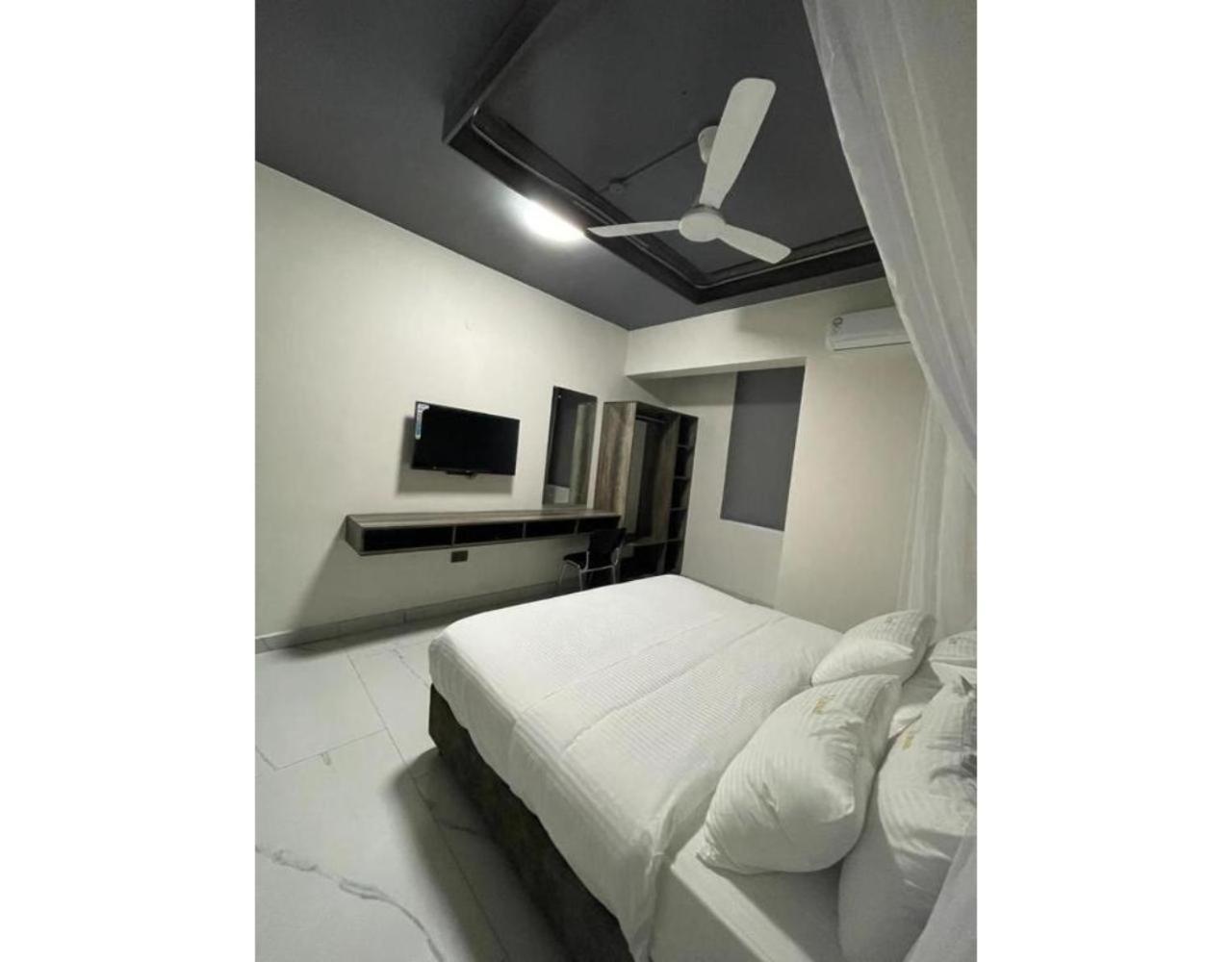 The Ivory Suites Mombassa Buitenkant foto