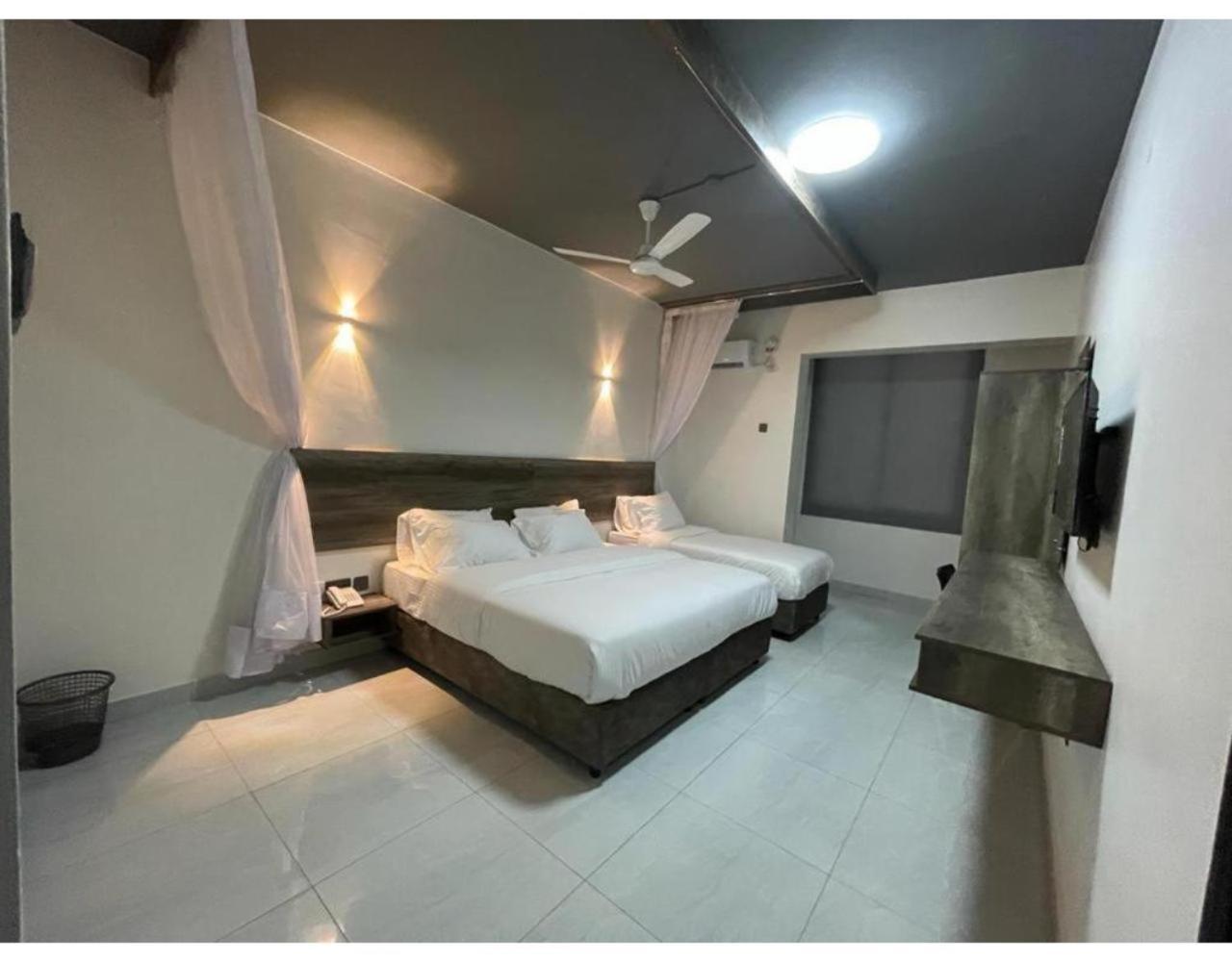 The Ivory Suites Mombassa Buitenkant foto