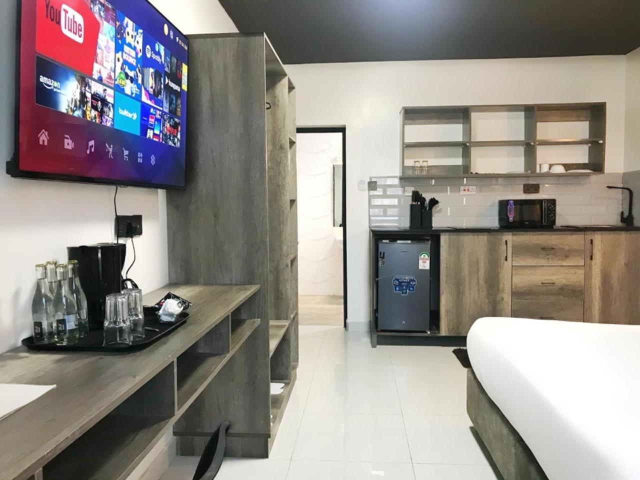The Ivory Suites Mombassa Buitenkant foto